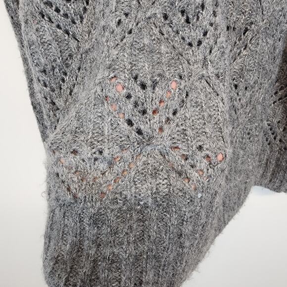 Old Navy Ruffle Sleeve Sweater Size XL Gray Pointelle Knit Round Neck Pullover - Picture 8 of 15